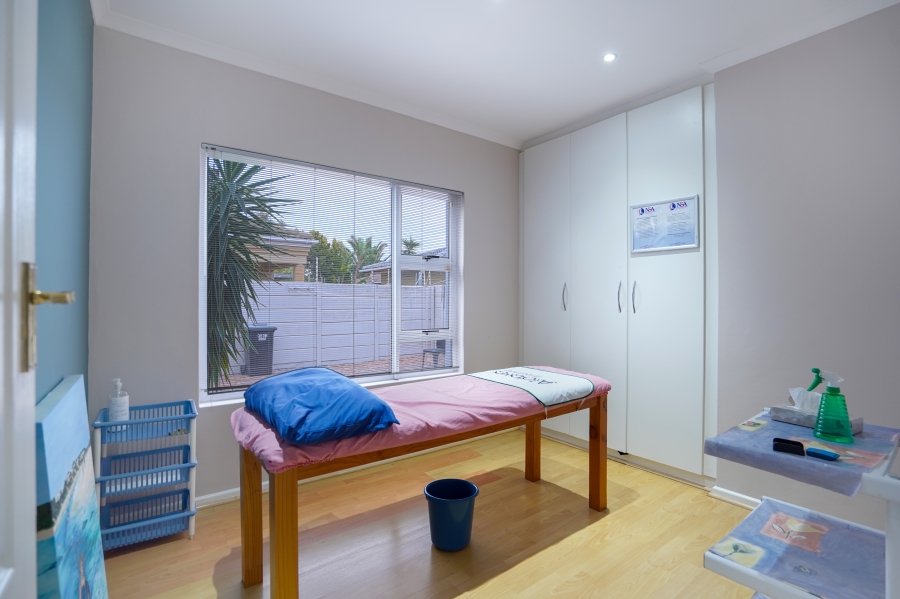 3 Bedroom Property for Sale in Parklands Western Cape